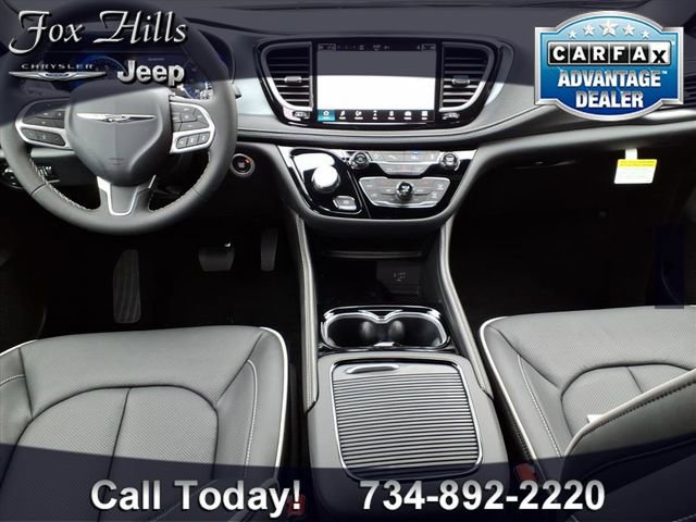 New 2026 Chrysler Pacifica Limited image 13
