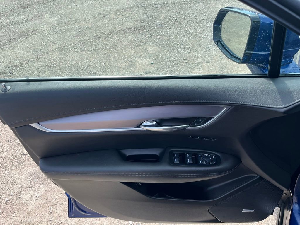 Used 2025 Cadillac XT6 Luxury AWD/4WD image 18