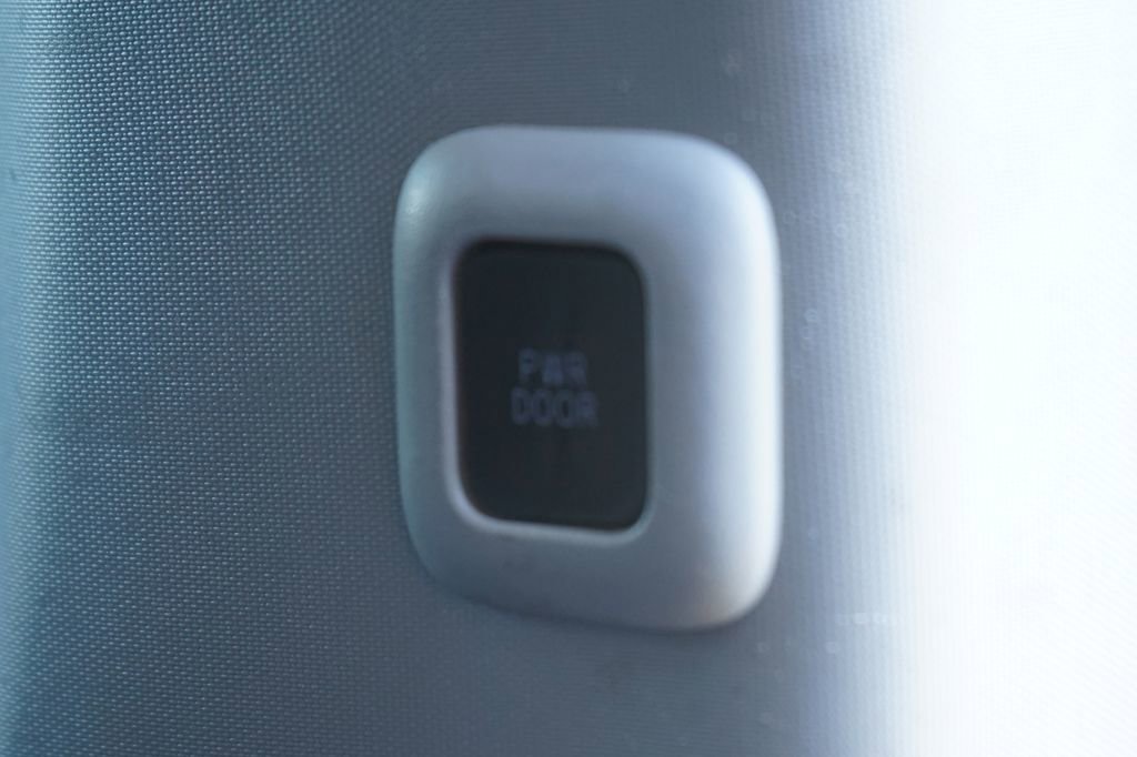 Used 2016 Toyota Sienna SE image 43