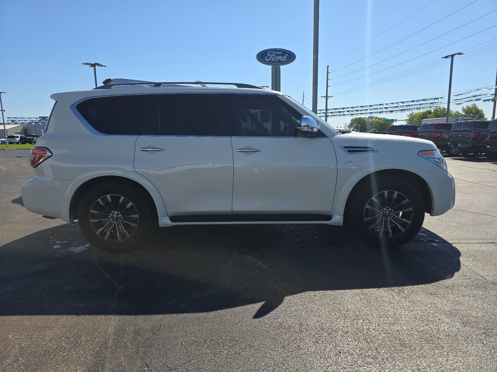 Used 2020 Nissan Armada Platinum w/ Captain's Chairs Package AWD/4WD image 4