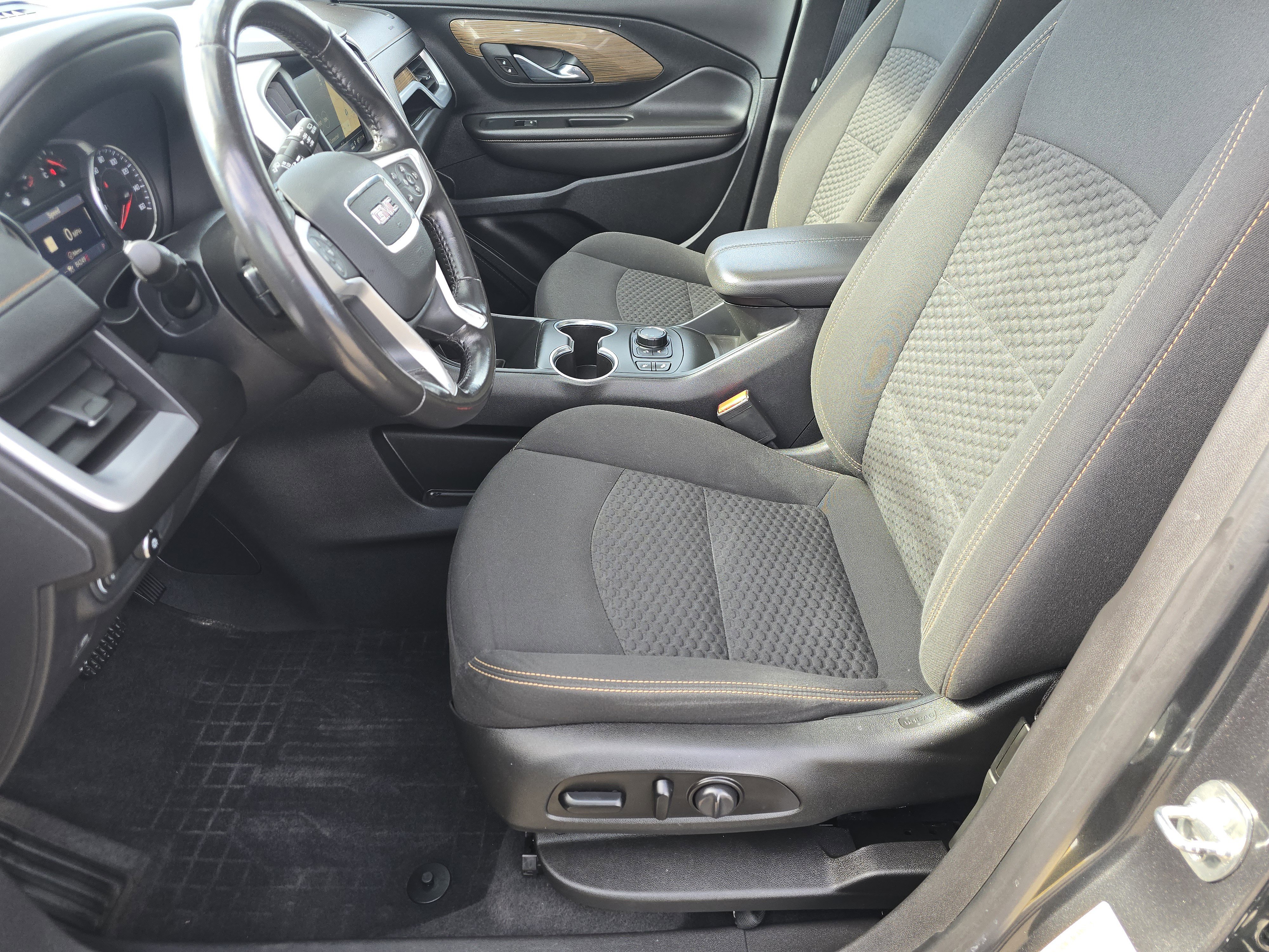 Used 2021 GMC Terrain SLE w/ Driver Convenience Package image 19