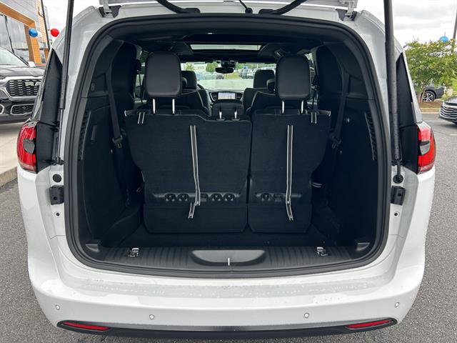 New 2026 Chrysler Pacifica Limited w/ S Appearance Package image 41