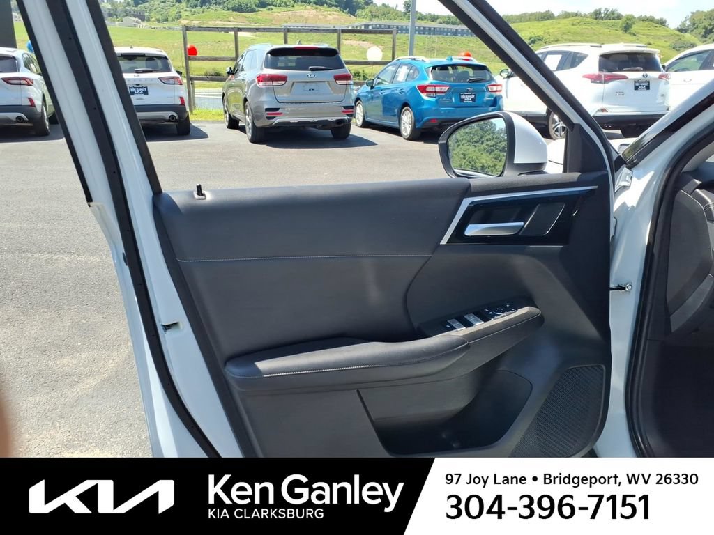 Used 2023 Mitsubishi Outlander SE AWD/4WD image 10