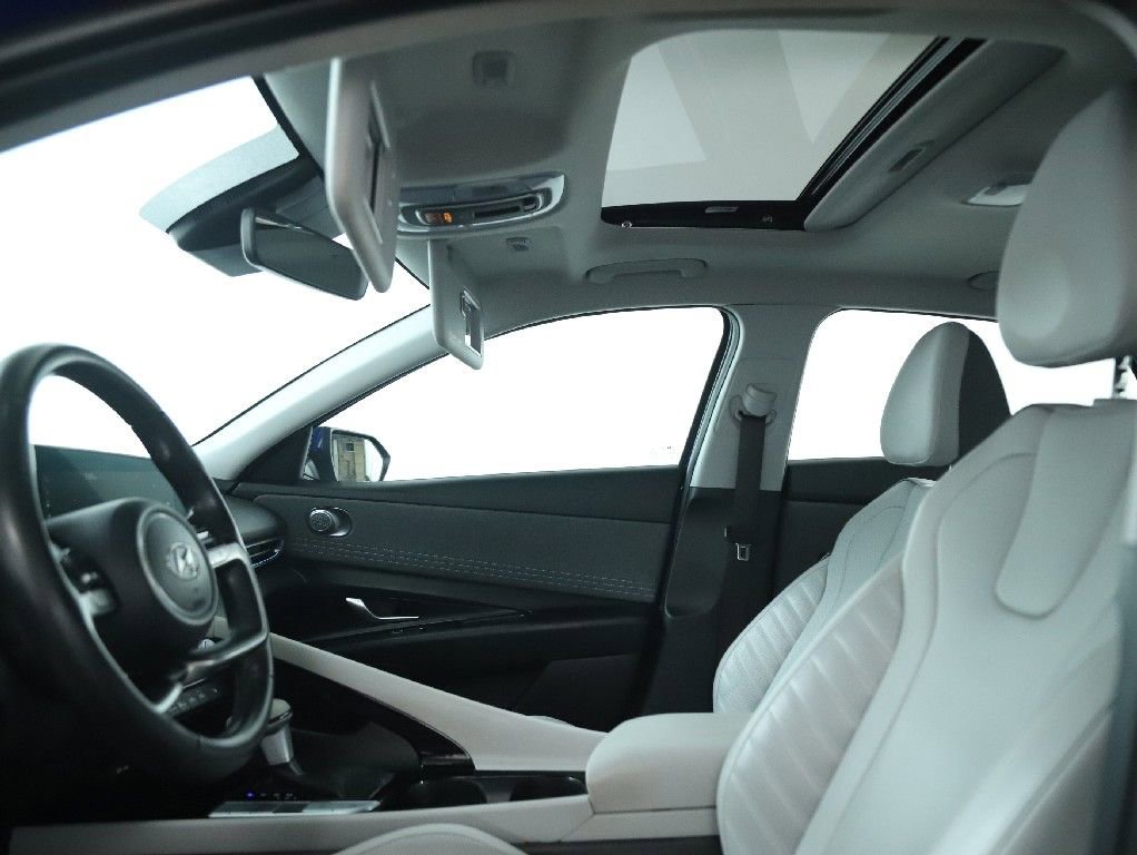 Used 2023 Hyundai Elantra Limited image 19
