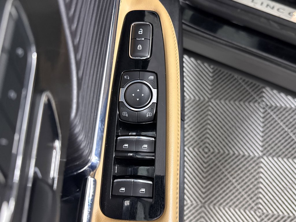 Used 2022 Lincoln Corsair Reserve w/ Equipment Group 201A image 24