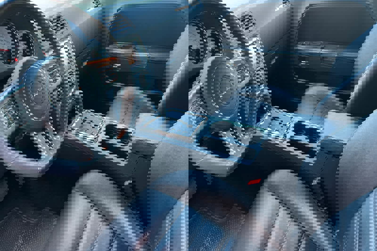 Used 2014 Dodge Challenger SXT image 12