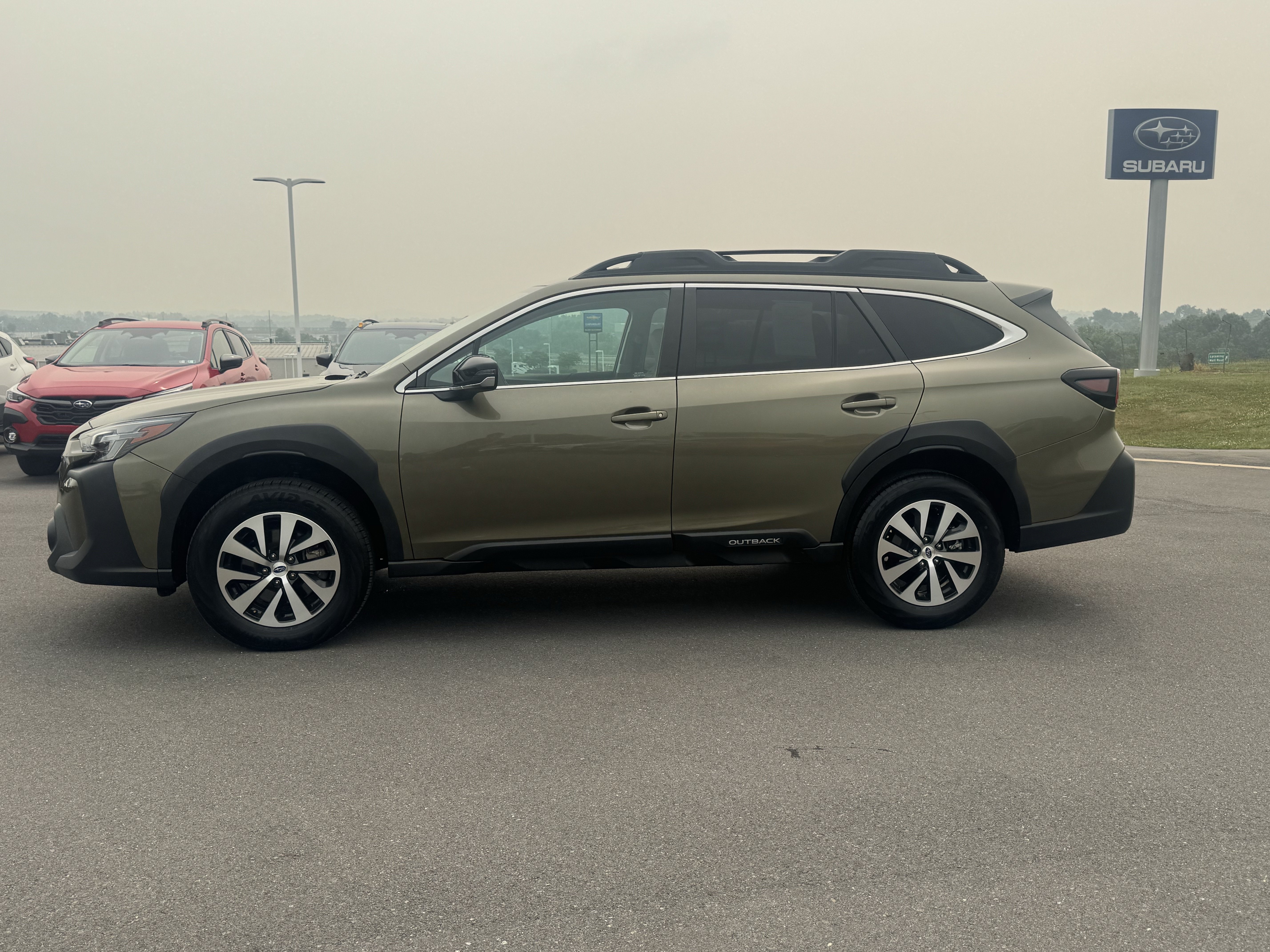 Certified 2024 Subaru Outback Premium w/ Popular Package #1A AWD/4WD image 7