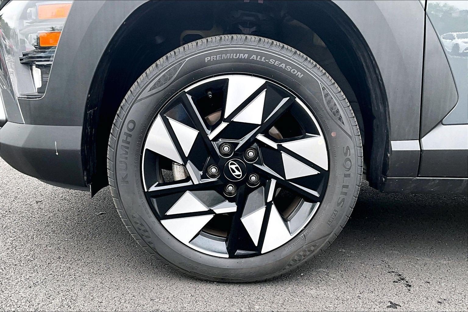 Used 2025 Hyundai Kona SEL AWD/4WD image 8