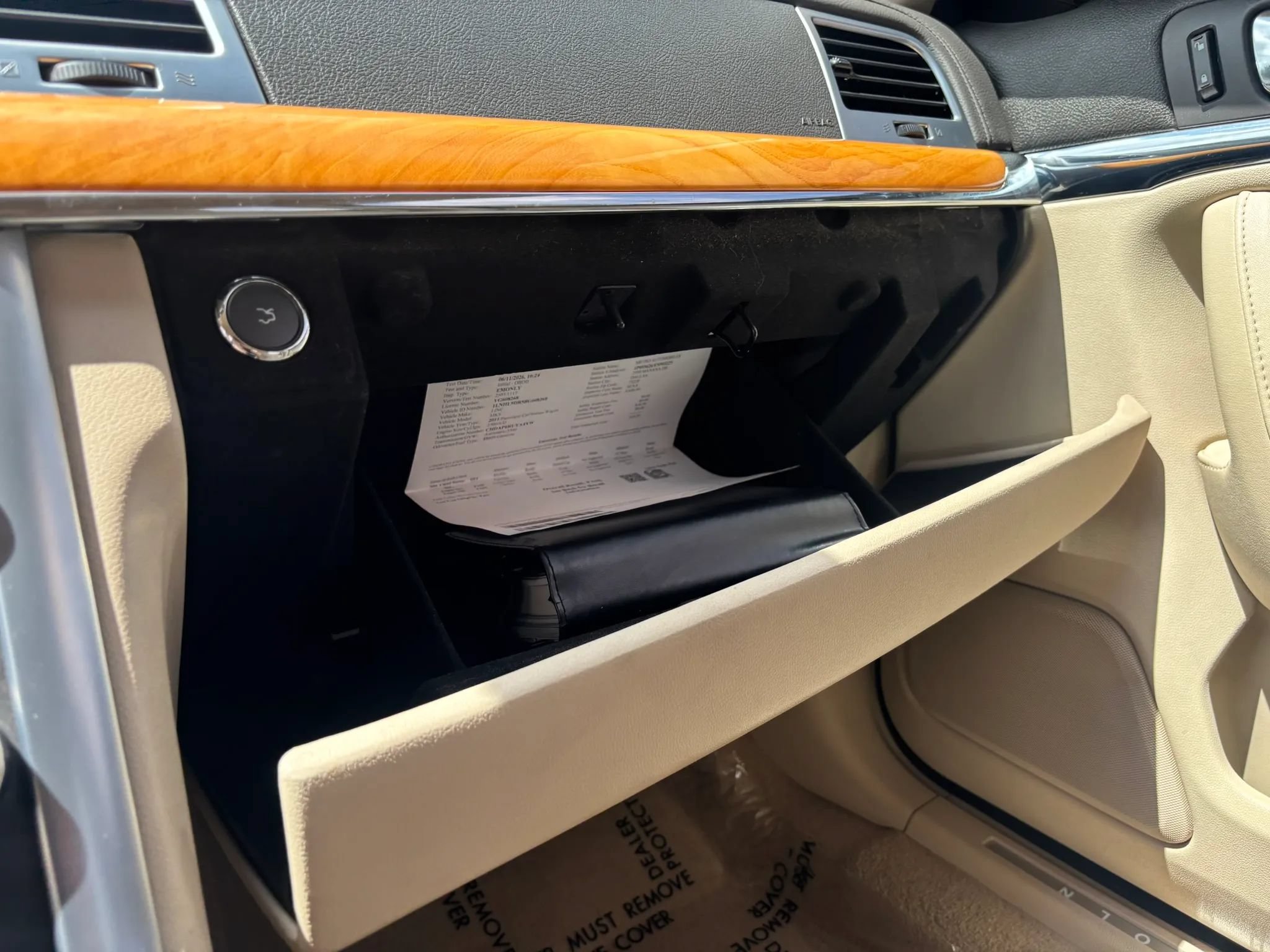 Used 2011 Lincoln MKS FWD image 44