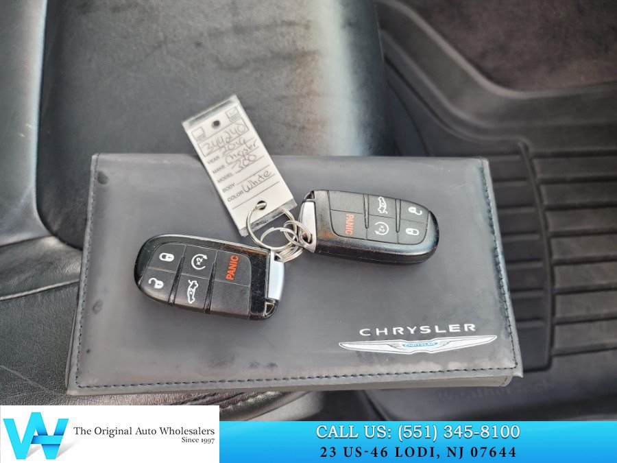 Used 2016 Chrysler 300 Limited AWD/4WD image 20
