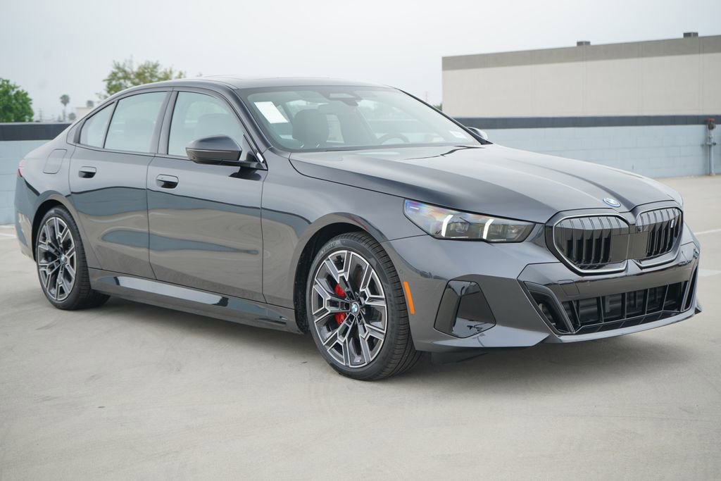 New 2026 BMW i5 eDrive40 w/ M Sport Package RWD image 3