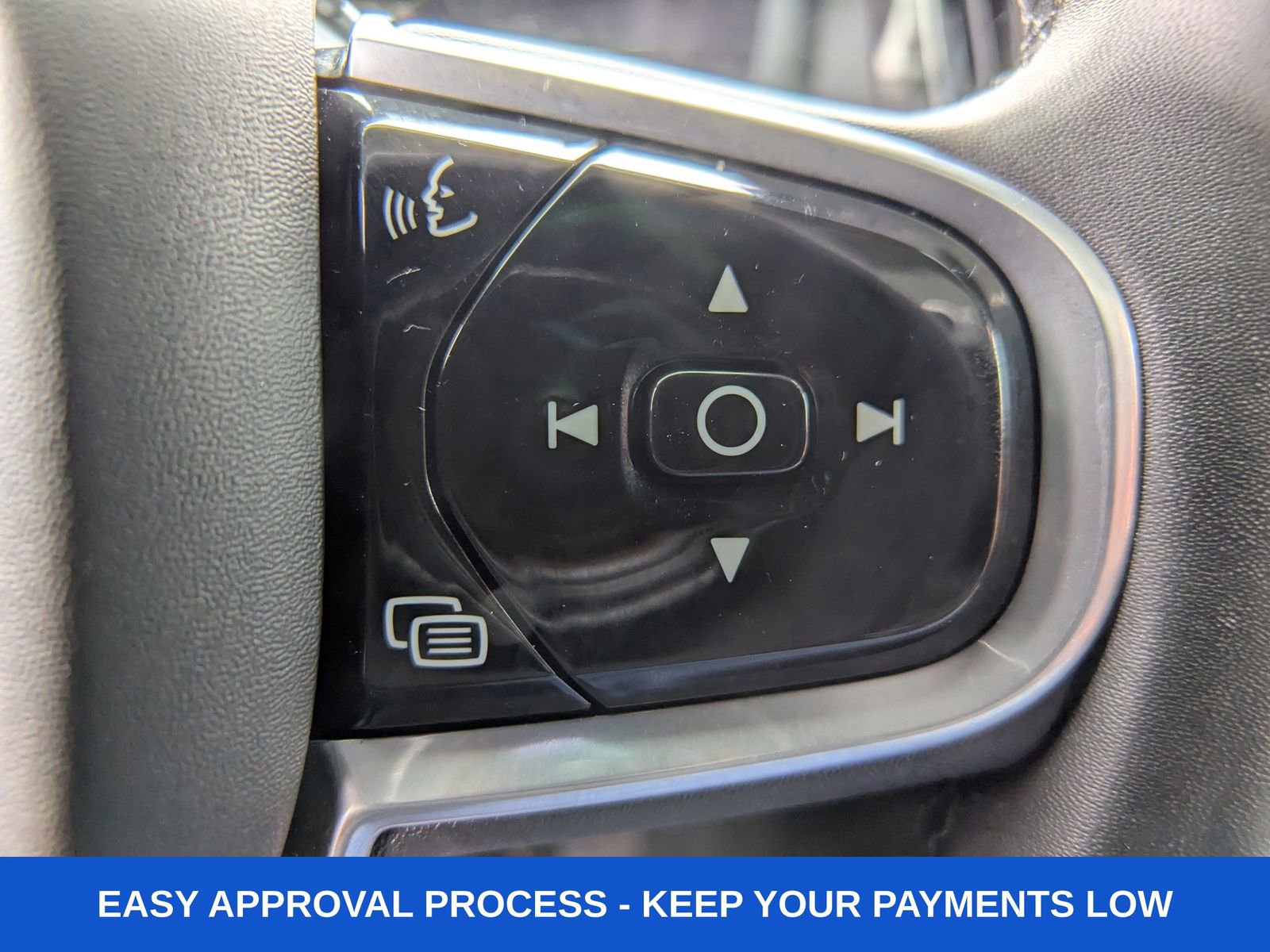 Used 2023 Volvo S60 T8 Plus image 34