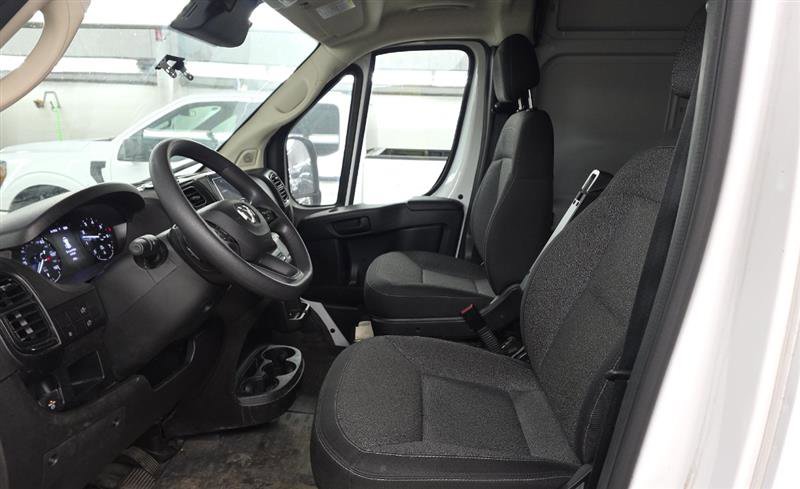 Used 2024 RAM ProMaster 2500 w/ Convenience Group FWD image 7