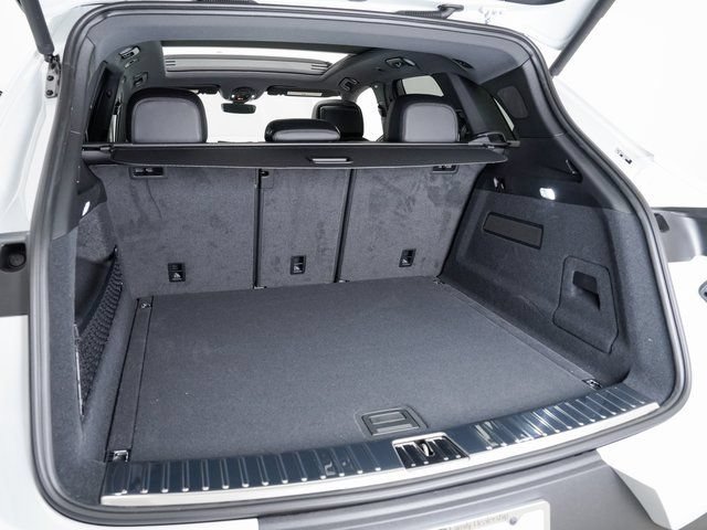 Certified 2025 Porsche Cayenne AWD/4WD image 26