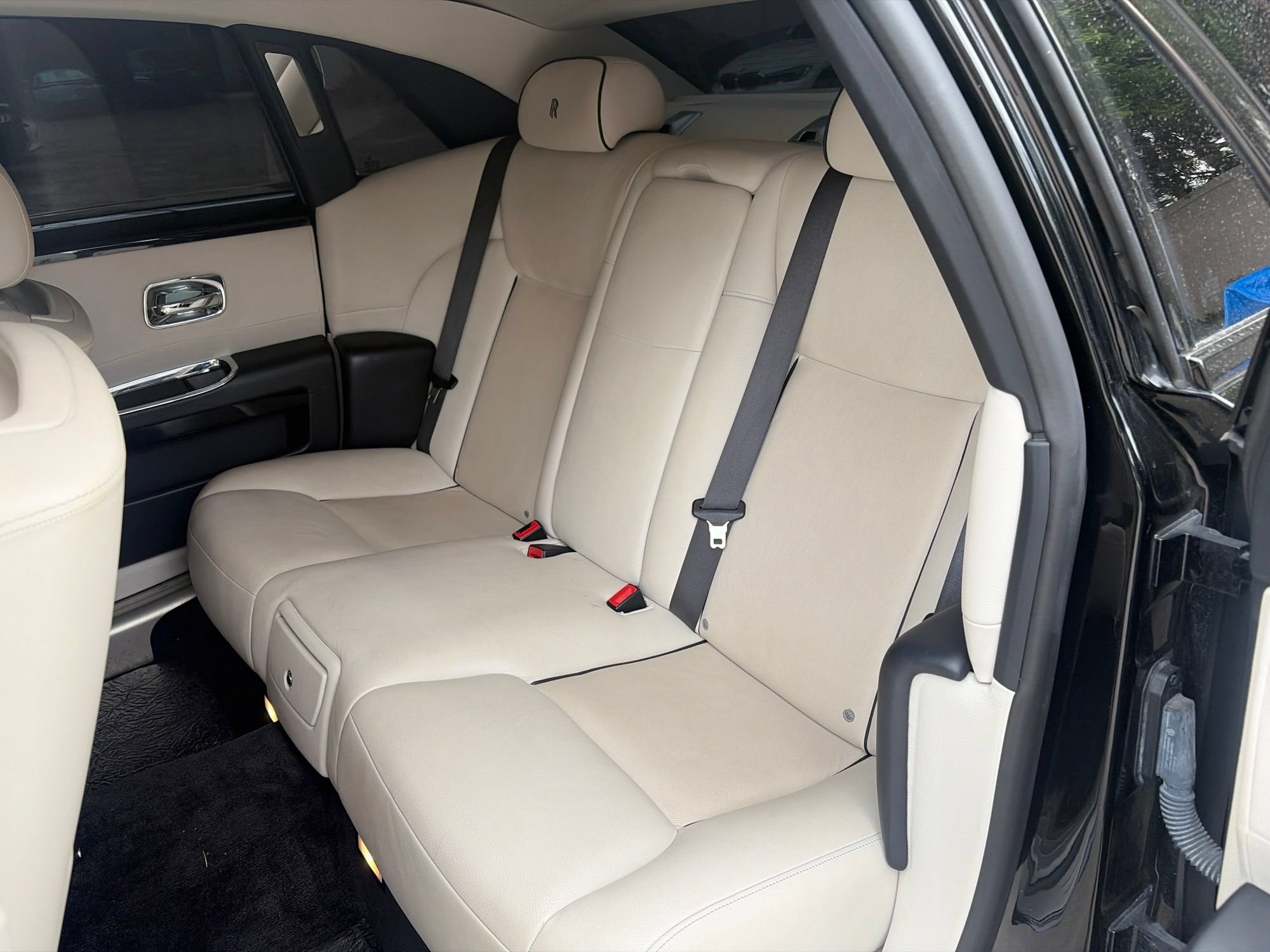 Used 2015 Rolls-Royce Ghost RWD image 7