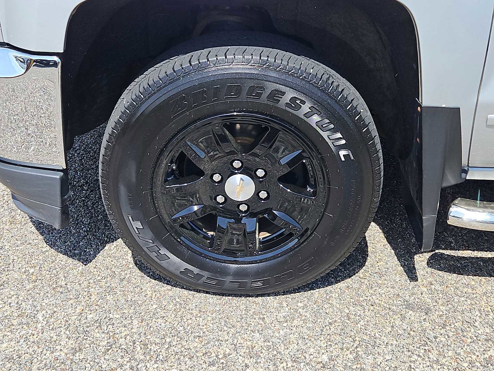 Used 2018 Chevrolet Silverado 1500 LT w/ All Star Edition AWD/4WD image 2