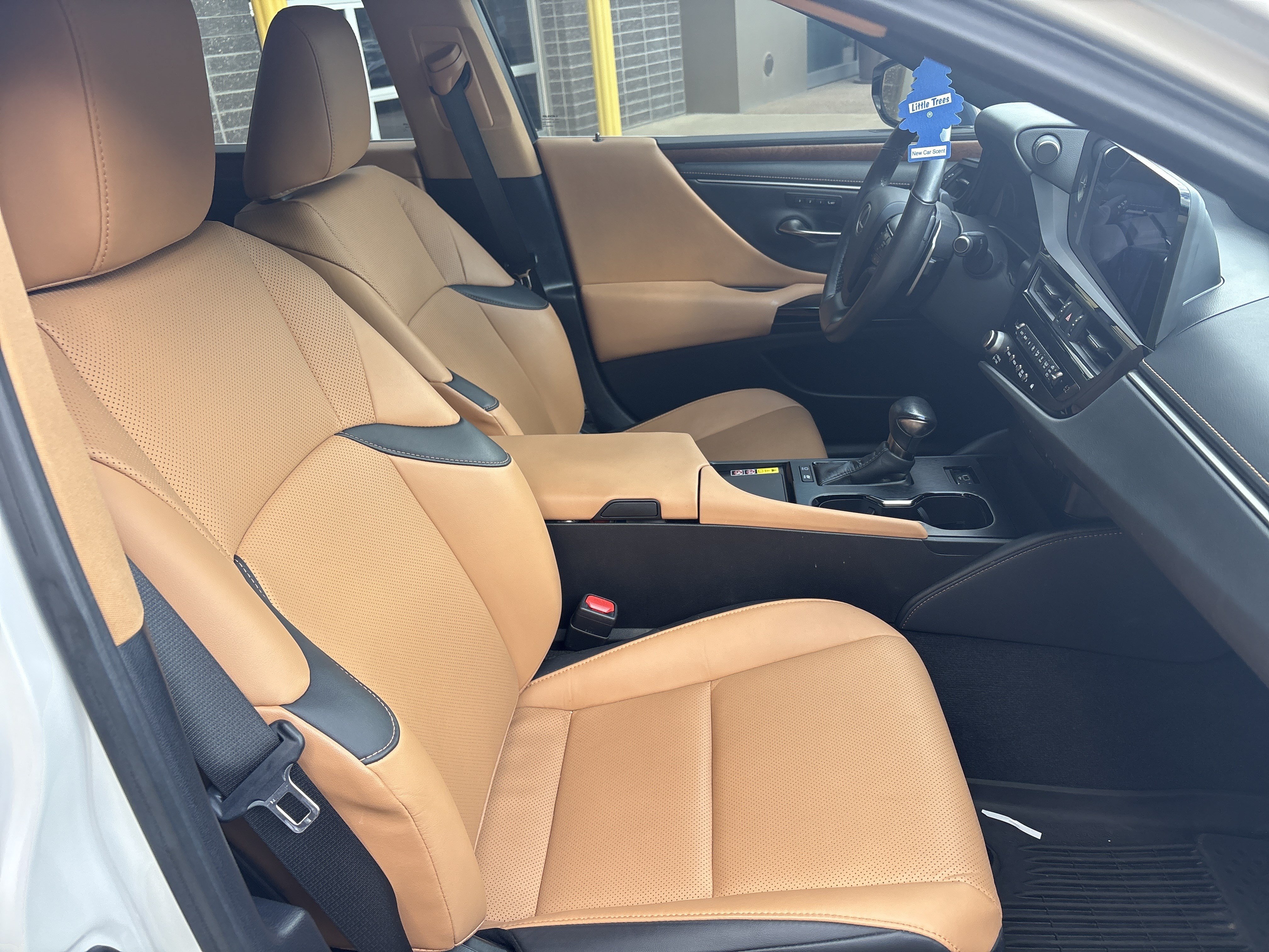 Used 2024 Lexus ES 300h w/ Premium Package FWD image 33