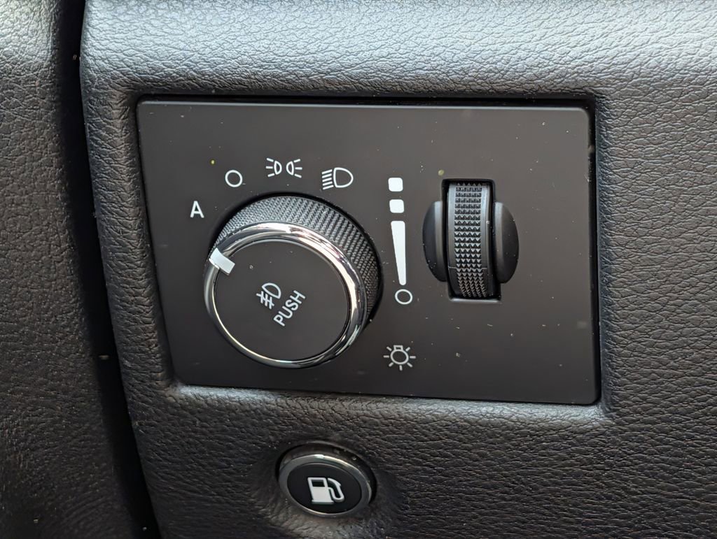 Used 2018 Jeep Grand Cherokee Limited AWD/4WD image 37