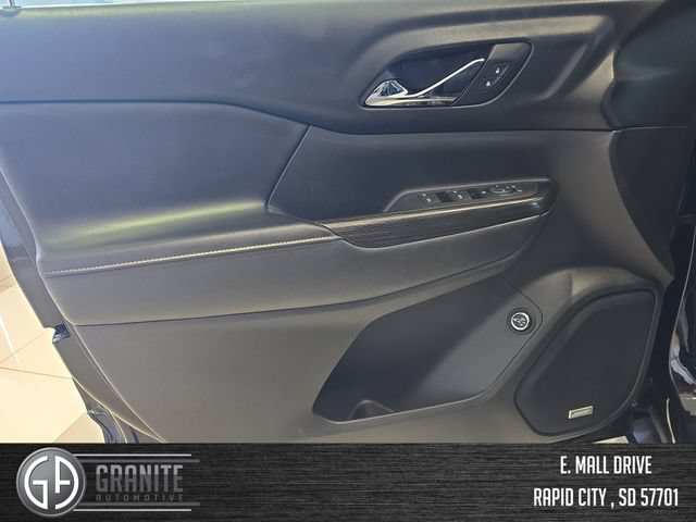 Used 2017 GMC Acadia SLT FWD image 11