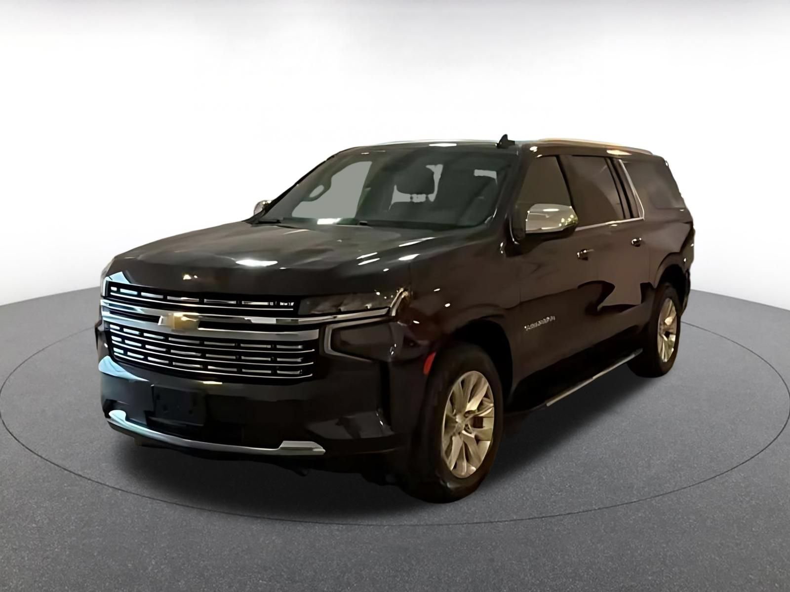 Used 2023 Chevrolet Suburban Premier AWD/4WD image 6