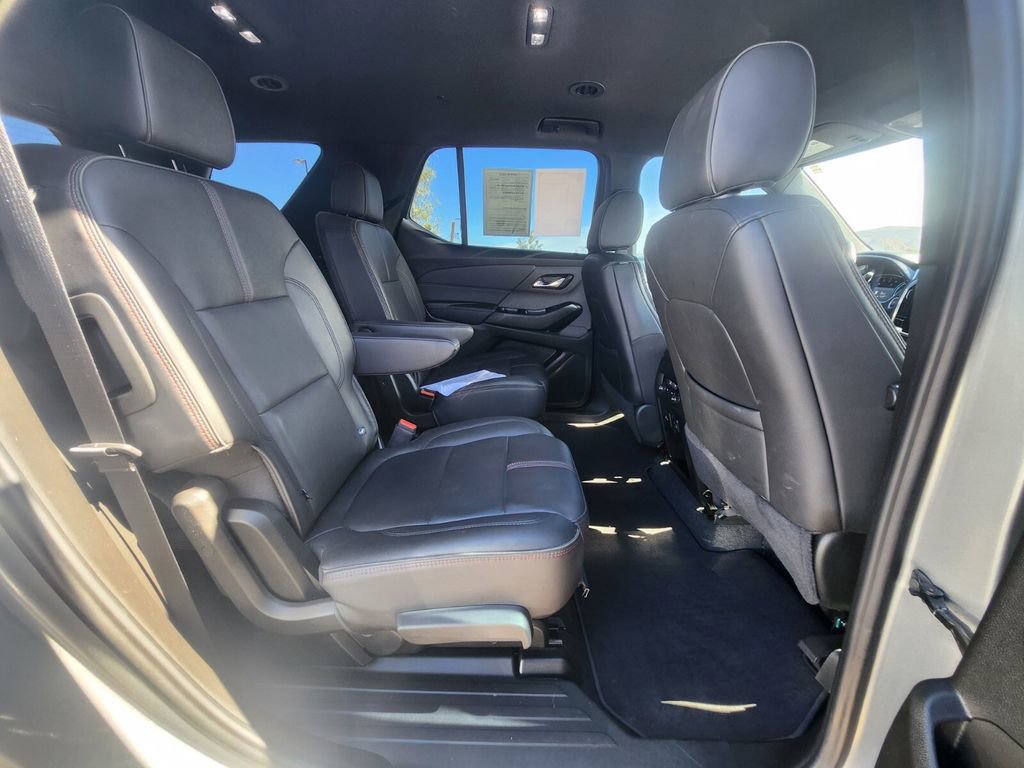 Used 2023 Chevrolet Traverse RS image 12