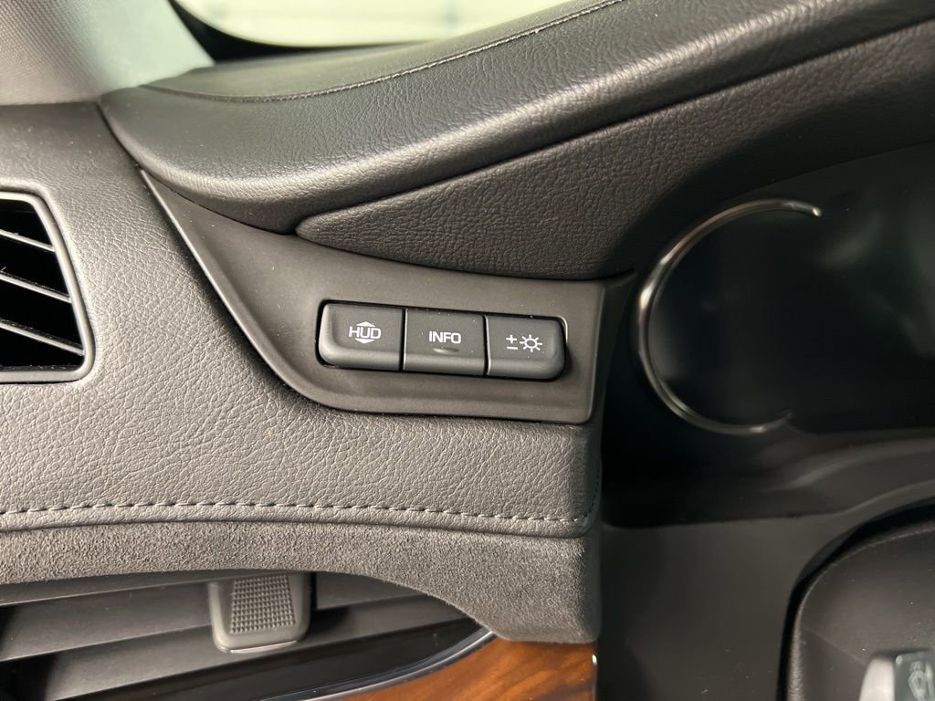 Used 2017 Cadillac Escalade Premium Luxury AWD/4WD image 24