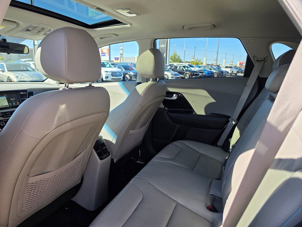 Used 2017 Kia Niro Touring FWD image 14