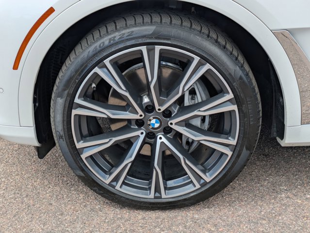 Used 2020 BMW X7 xDrive50i w/ Executive Package image 27