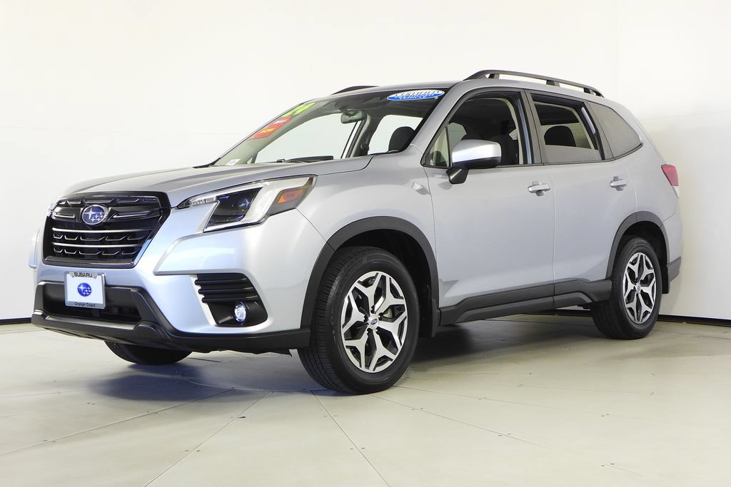 Certified 2024 Subaru Forester Premium AWD/4WD image 2