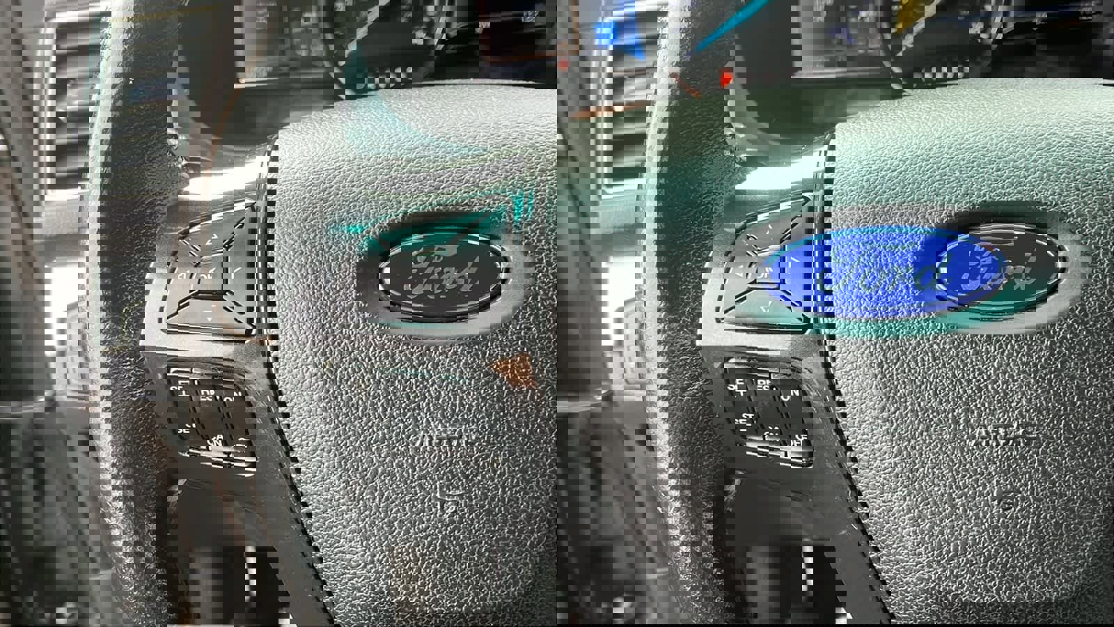 Used 2016 Ford Explorer XLT w/ Equipment Group 202A image 12