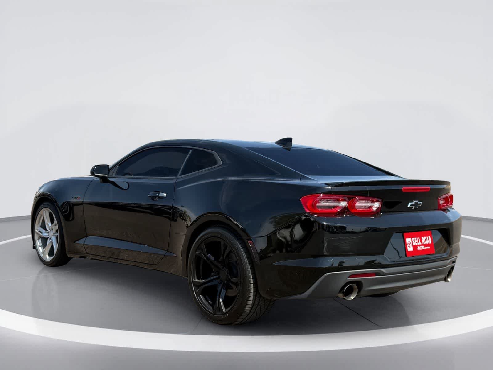 Used 2021 Chevrolet Camaro LT RWD image 4