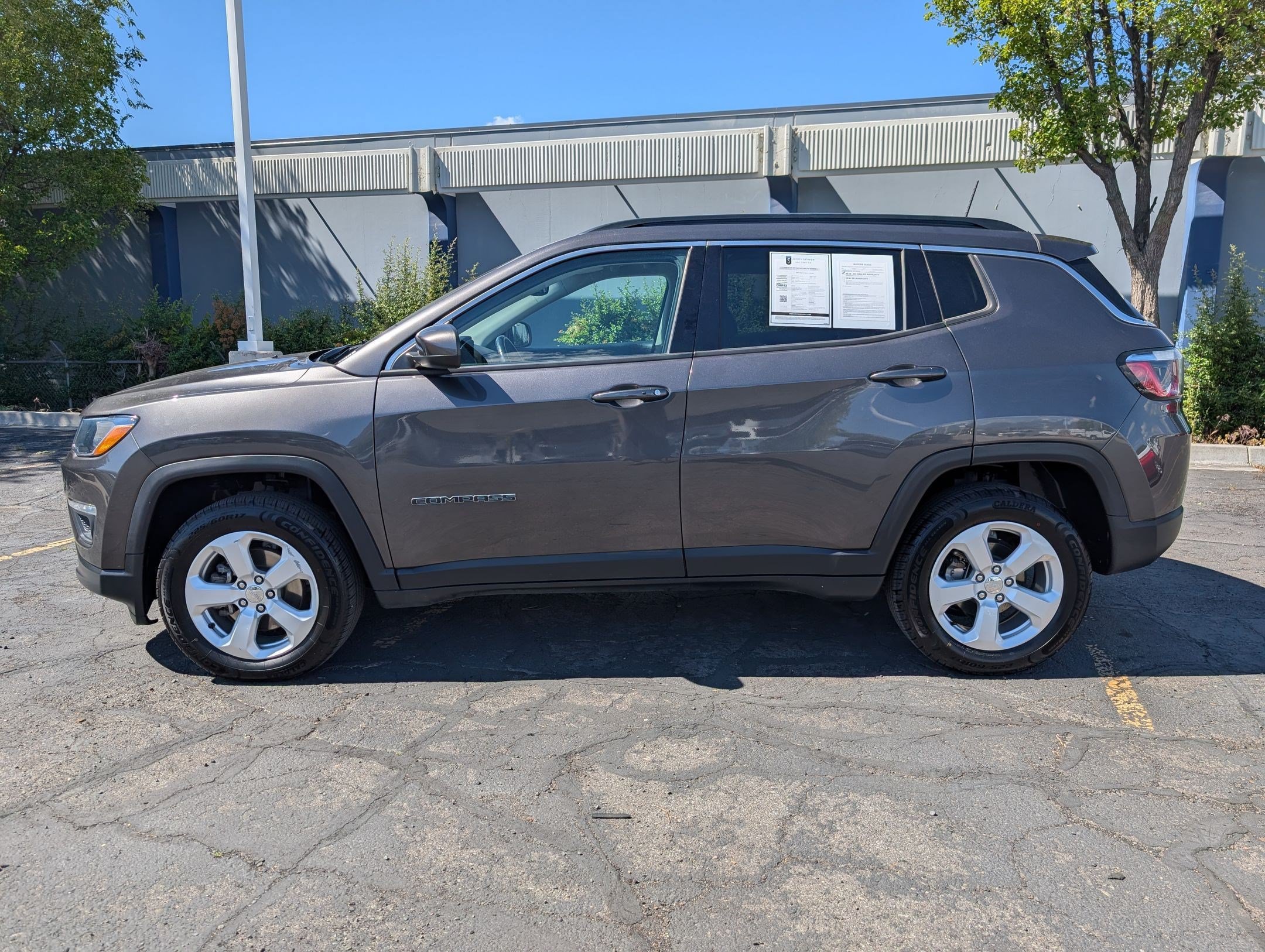 Used 2020 Jeep Compass Latitude w/ Popular Equipment Group AWD/4WD image 2