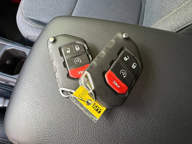 Used 2024 Jeep Gladiator Sport AWD/4WD image 29
