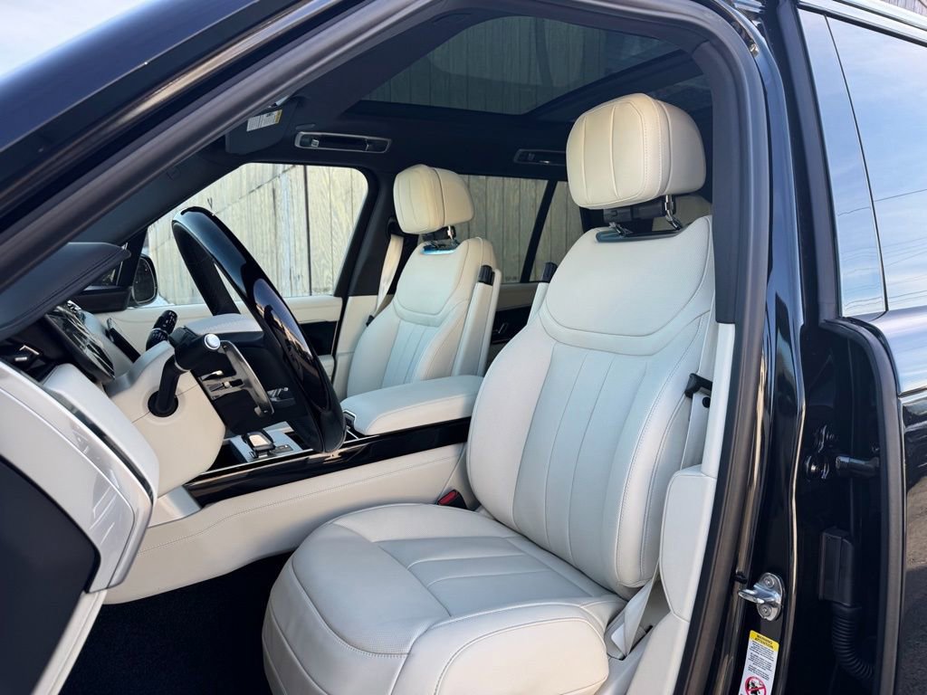 New 2026 Land Rover Range Rover SE image 9