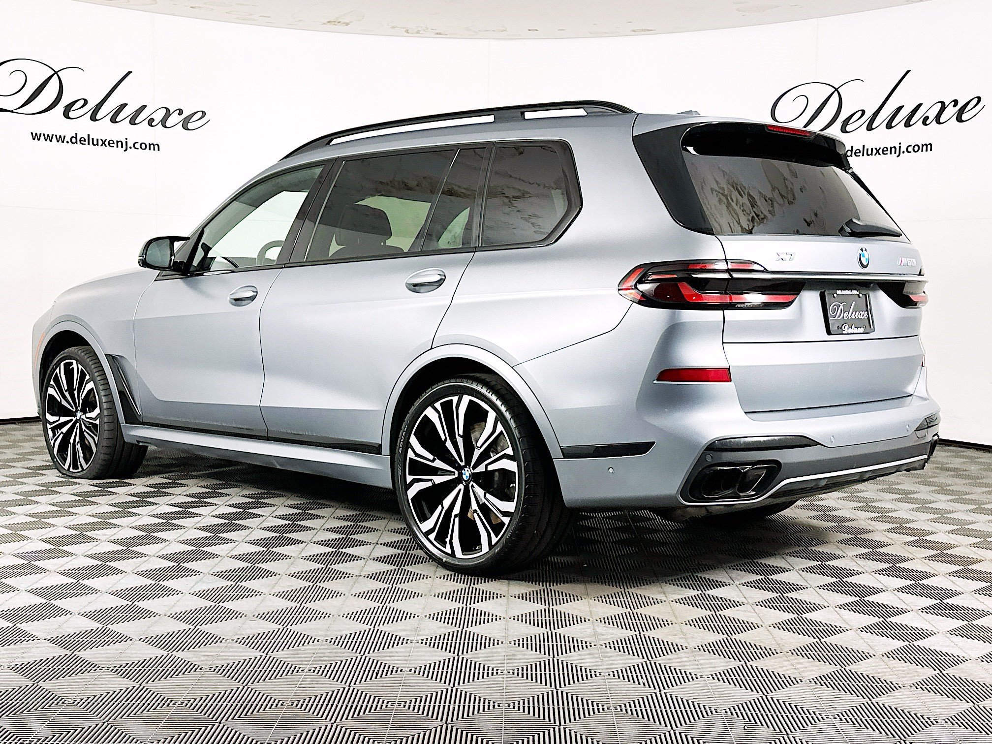Used 2023 BMW X7 M60i w/ Executive Package AWD/4WD image 4