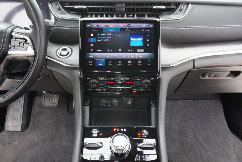 Used 2024 Jeep Grand Cherokee L Overland w/ Advanced Protech Group III AWD/4WD image 20