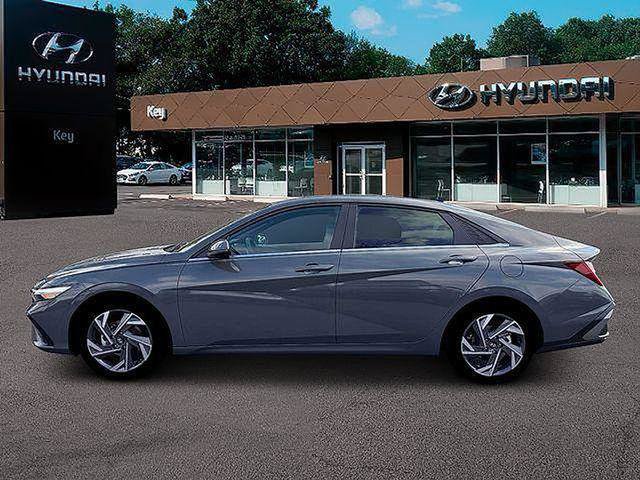New 2026 Hyundai Elantra Limited FWD image 5