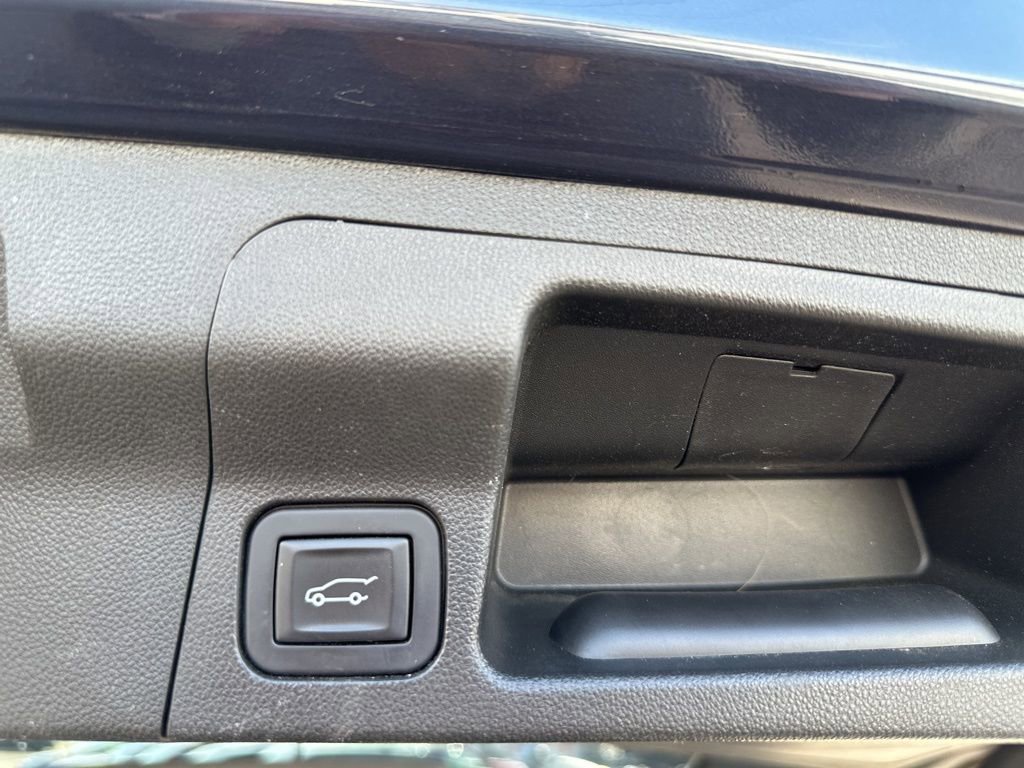 Used 2018 GMC Acadia SLT image 12