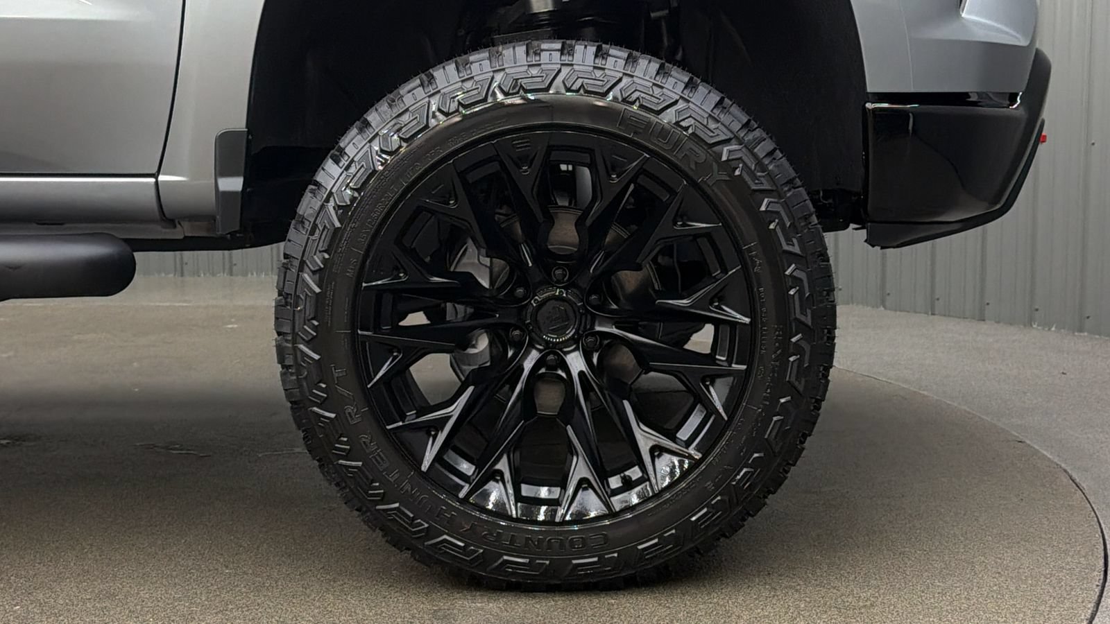 Used 2026 Chevrolet Silverado 1500 Custom Trail Boss w/ LPO, Dark Essentials Package AWD/4WD image 9