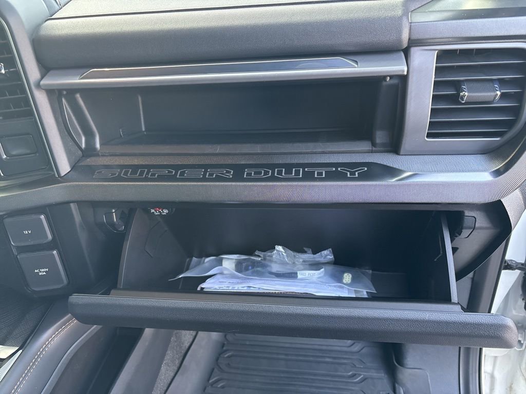 Used 2024 Ford F350 Platinum image 32