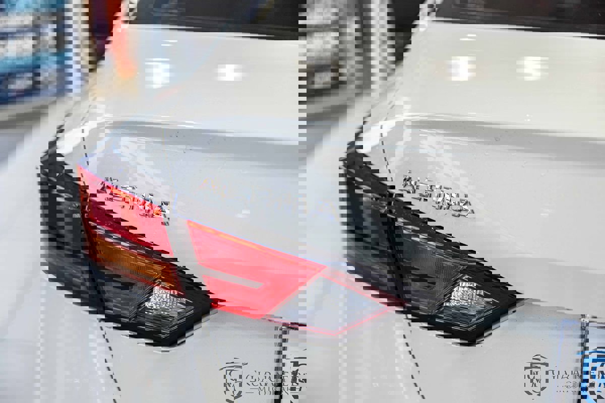 Used 2019 Nissan Altima 2.5 SR w/ SR Premium Package image 14