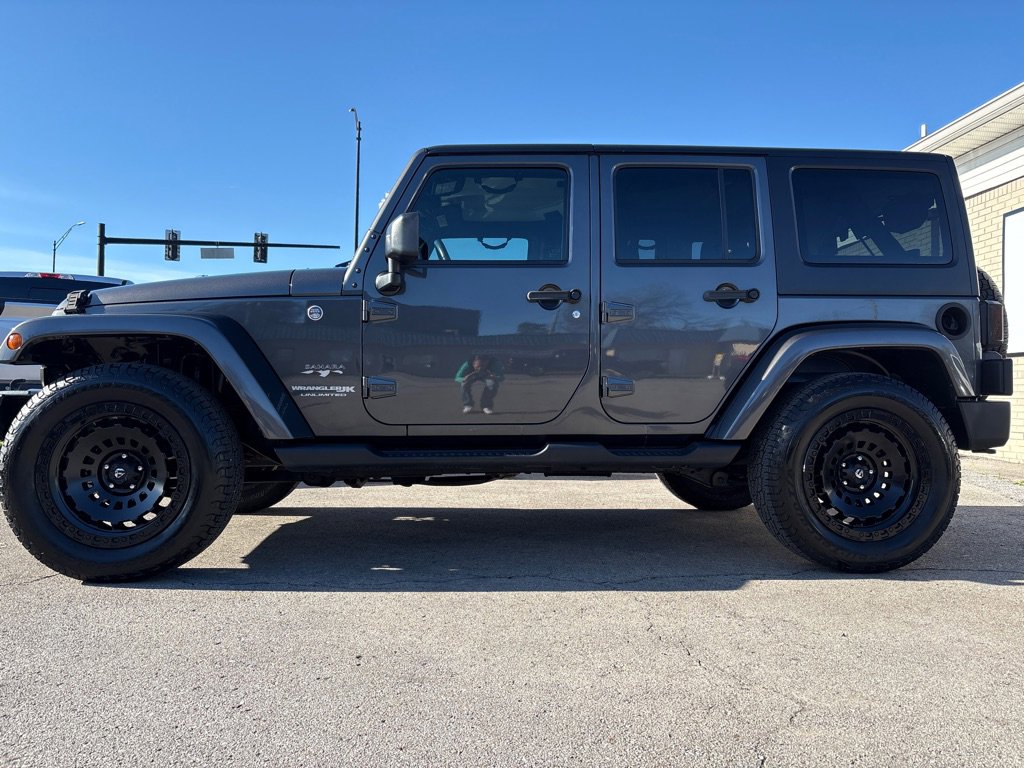 Used 2018 Jeep Wrangler Unlimited Sahara w/ Dual Top Group image 3
