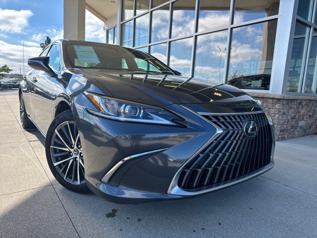 Used 2023 Lexus ES 250 w/ Premium Package AWD/4WD image 2