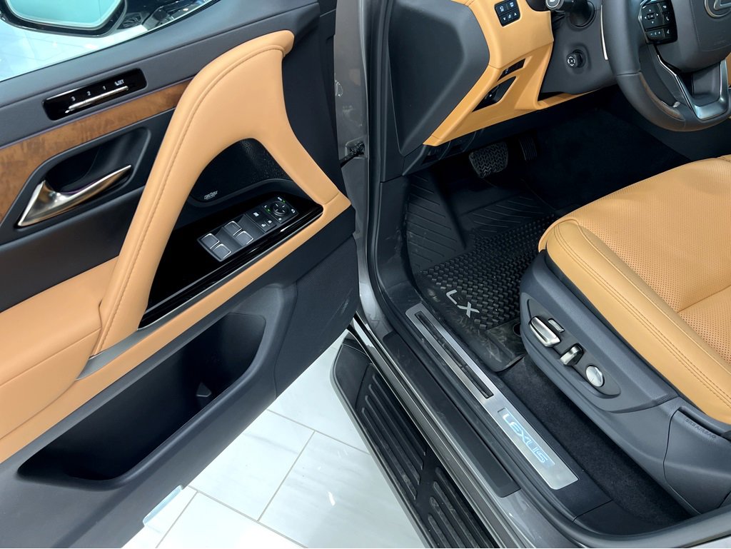 New 2026 Lexus LX 600 4WD w/ Accessory Package (2T) image 8