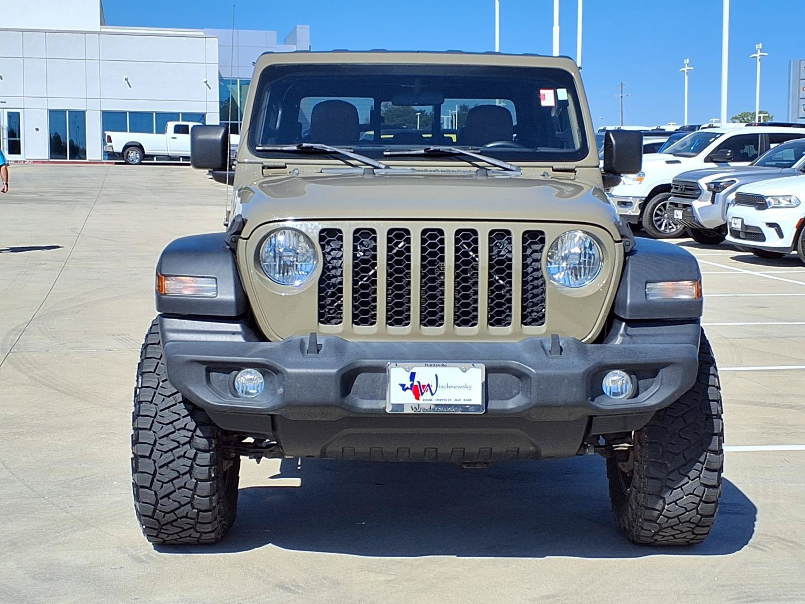 Used 2020 Jeep Gladiator Sport w/ Quick Order Package 24S AWD/4WD image 4