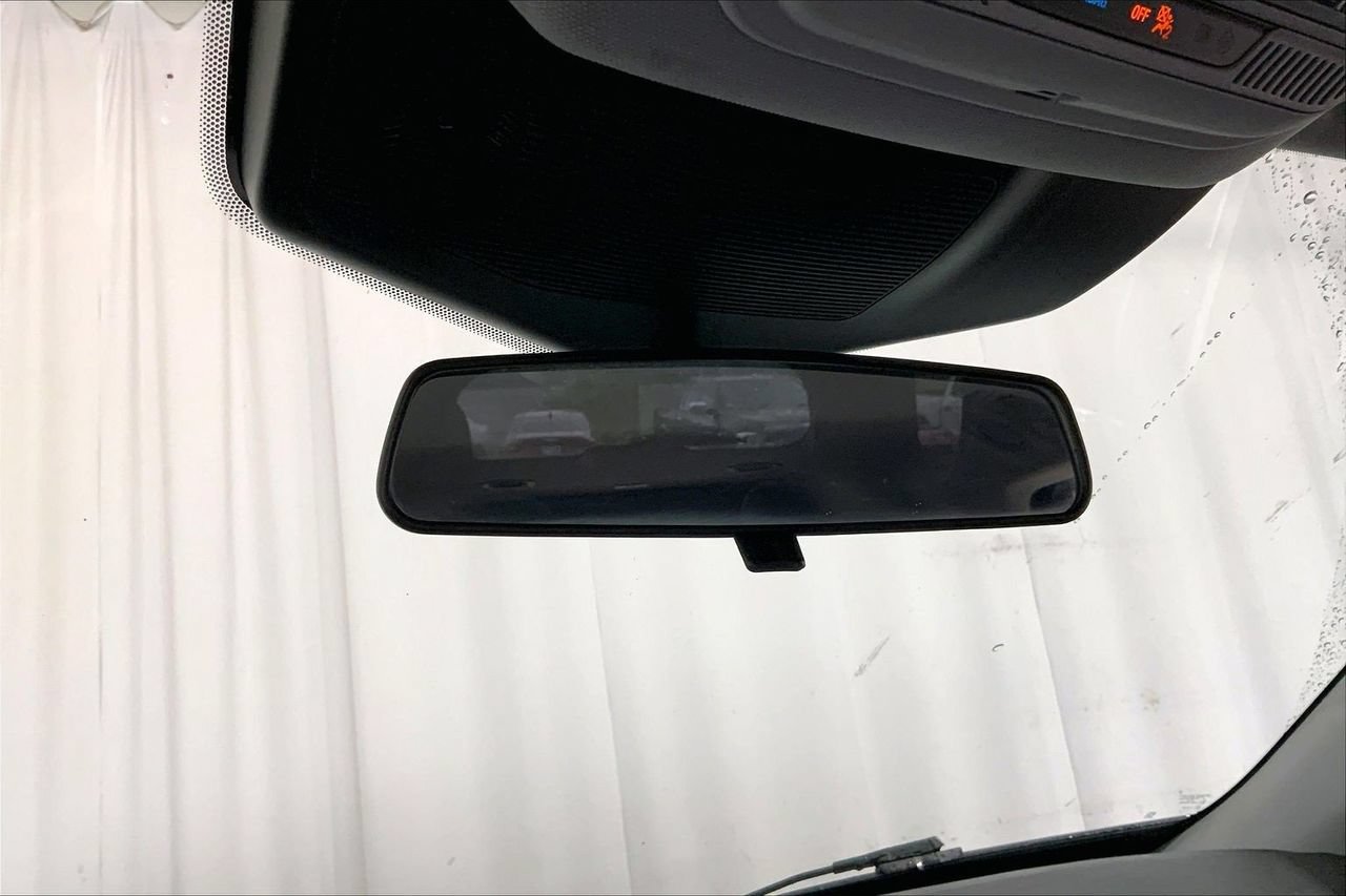Used 2020 Ford Explorer XLT w/ Equipment Group 202A RWD image 17