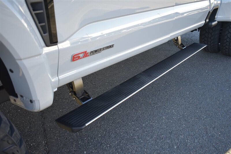 Used 2025 Ford F450 Platinum w/ FX4 Off-Road Package image 12