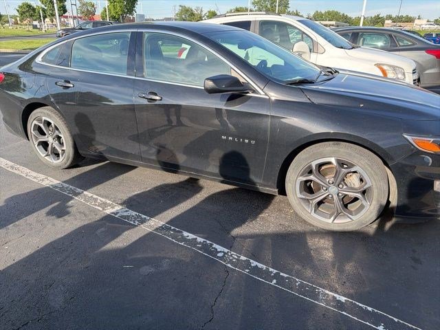 Used 2022 Chevrolet Malibu LT FWD image 9