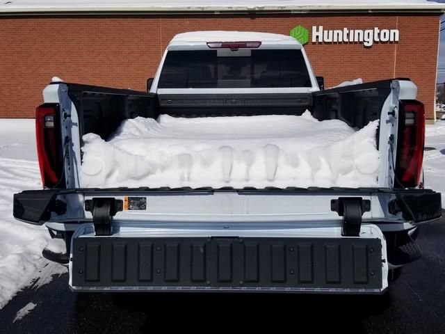 New 2026 GMC Sierra 3500 Denali Ultimate w/ LPO, Black Badging Package image 5