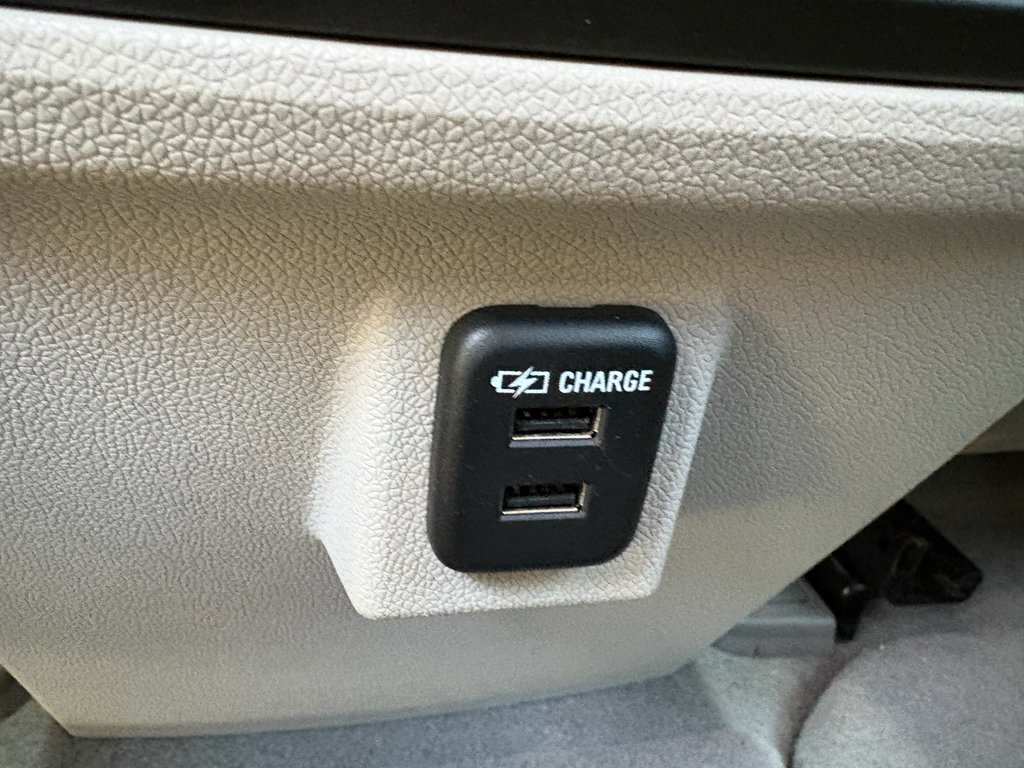 Used 2015 GMC Acadia SLE FWD image 25